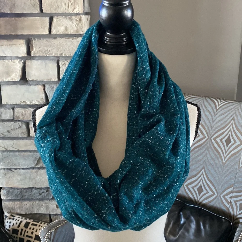 Infinity Scarf - Picture 5 of 9